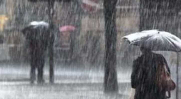 Meteoroloji+uyard%C4%B1:+Per%C5%9Fembe+g%C3%BCn%C3%BC+%C4%B0stanbul%E2%80%99da+ya%C4%9F%C4%B1%C5%9F+ve+f%C4%B1rt%C4%B1na+bekleniyor+