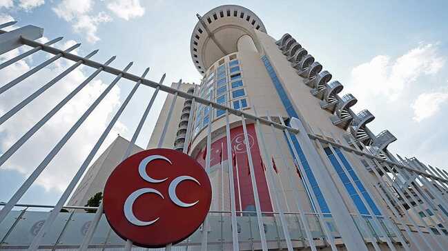 Adalet+Bakan%C4%B1+G%C3%BCl+ve+Bah%C3%A7eli+aras%C4%B1nda+s%C3%BCrpriz+g%C3%B6r%C3%BC%C5%9Fme