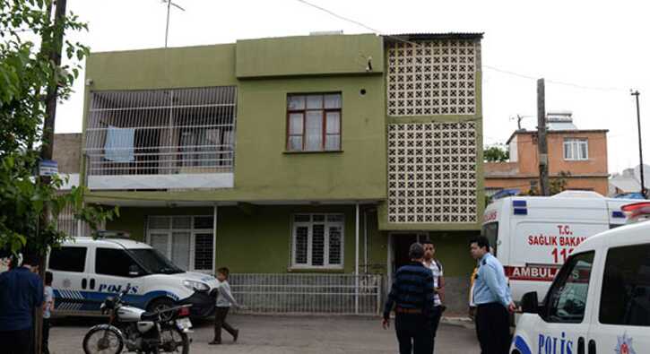 Adana%E2%80%99da+Mustafa+Kezer+(55),+ziyarete+gitti%C4%9Fi+arkada%C5%9F%C4%B1n%C4%B1n+evinde+%C3%B6ld%C3%BC