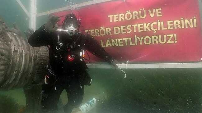%E2%80%99Akvaryum+Adam%E2%80%99+Cem+Karabay+%E2%80%99en+uzun+s%C3%BCre+so%C4%9Fuk+denizde+ya%C5%9Fama%E2%80%99+rekoru+k%C4%B1rd%C4%B1
