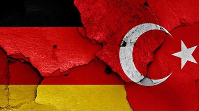 Almanya%E2%80%99da+b%C3%BCy%C3%BCme+ilk+%C3%A7eyrekte+y%C3%BCzde+0.3%E2%80%99e+yava%C5%9Flad%C4%B1