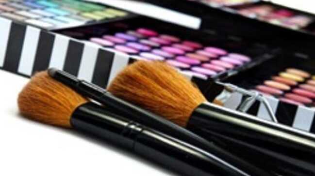 Kozmetik+%C3%BCr%C3%BCnleri+s%C4%B1n%C4%B1fta+kald%C4%B1