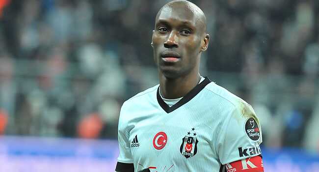 Atiba+Hutchinson,+Be%C5%9Fikta%C5%9F%E2%80%99a+veda+ediyor