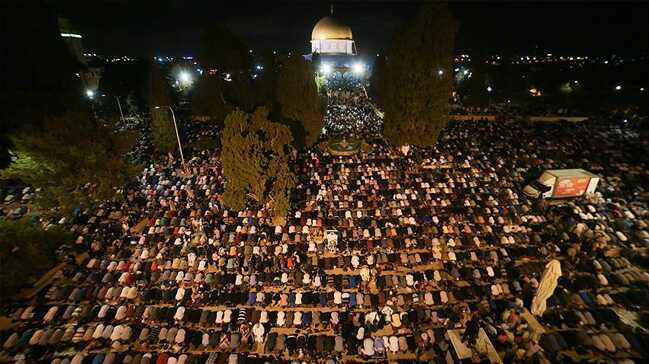 Mescid-i+Aksa%E2%80%99da+ilk+teravih+namaz%C4%B1+k%C4%B1l%C4%B1nd%C4%B1++