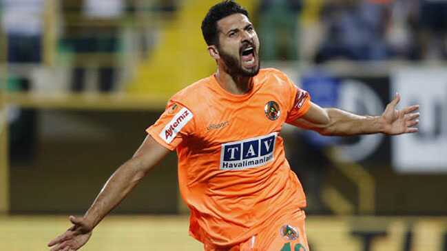 Be%C5%9Fikta%C5%9F%E2%80%99%C4%B1n+pe%C5%9Finde+oldu%C4%9Fu+Emre+Akbaba%E2%80%99y%C4%B1+Fenerbah%C3%A7e+kadrosuna+kat%C4%B1yor