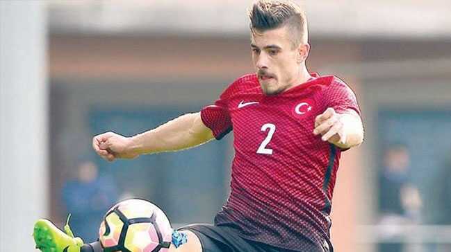 Galatasaray,+Eski%C5%9Fehirspor+ve+T%C3%BCrkiye+%C3%BCmit+Milli+Tak%C4%B1m%C4%B1%E2%80%99n%C4%B1n+gen%C3%A7+y%C4%B1ld%C4%B1z%C4%B1+Dorukhan+Tok%C3%B6z%E2%80%99le+anla%C5%9Ft%C4%B1