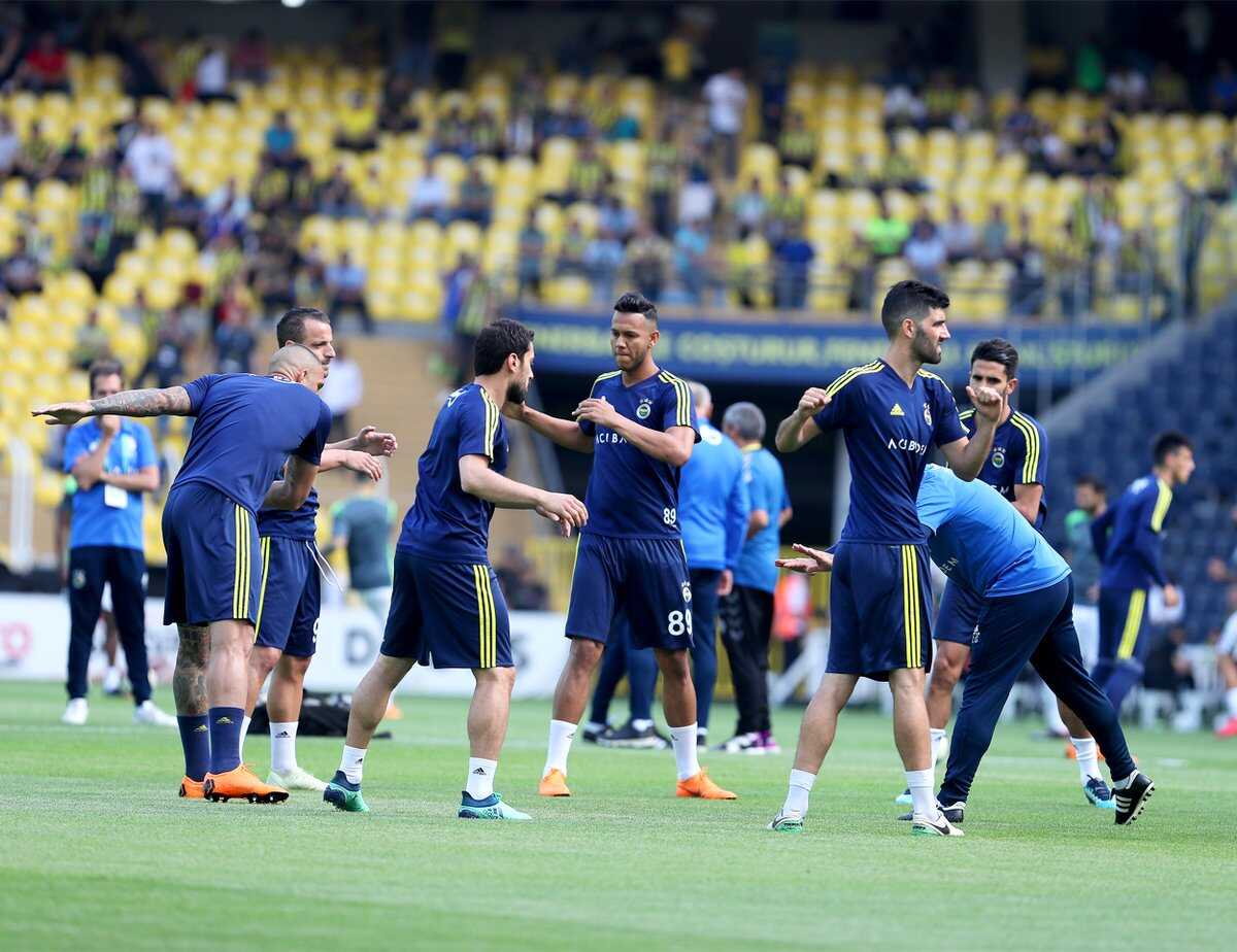 Futbolcular+haber+bekliyor
