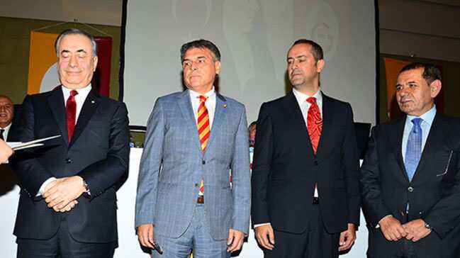 Galatasaray%E2%80%99da+projeler+yar%C4%B1%C5%9Facak