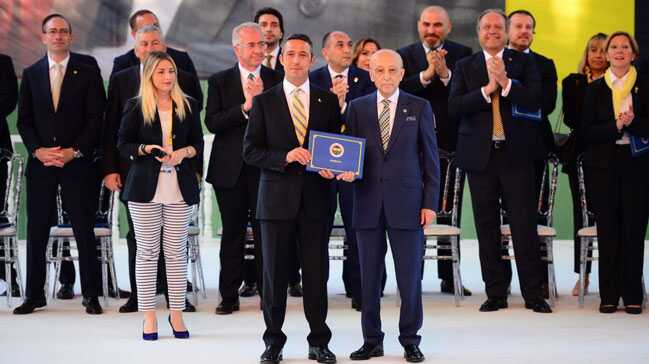 Fenerbah%C3%A7e%E2%80%99nin+yeni+y%C3%B6netimi+%C5%9Fa%C5%9F%C4%B1rd%C4%B1:+Bor%C3%A7+3+milyar+TL%21;