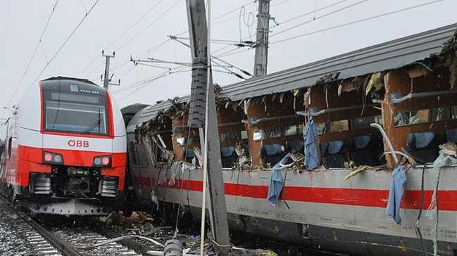 Polonya da tren kazası 1 ölü 22 yaralı Polonya da tren kazası 1 ölü 22 yaralı