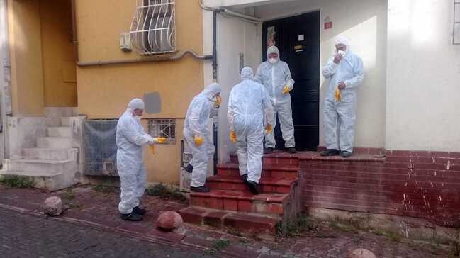 Beyo%C4%9Flu%E2%80%99nda+bo%C5%9F+evden+tonlarca+%C3%A7%C3%B6p+%C3%A7%C4%B1kt%C4%B1