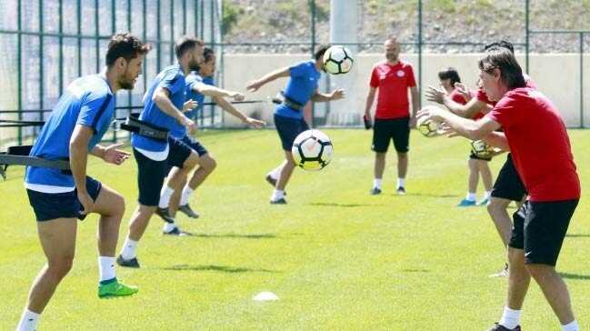 Antalyaspor%E2%80%99da+sabah+antrenman%C4%B1na+6+ki%C5%9Fi+kat%C4%B1ld%C4%B1