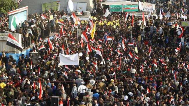 Irak%E2%80%99%C4%B1n+petrol+kenti+Basra%E2%80%99da+g%C3%B6steriler+s%C3%BCr%C3%BCyor+