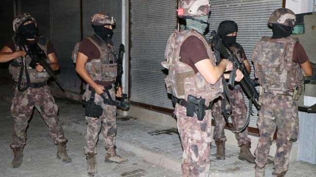 PKK%E2%80%99n%C4%B1n+eli+kolu+ba%C4%9Fland%C4%B1:+Yard%C4%B1m+ve+yatakl%C4%B1k+eden+3+Frans%C4%B1z+toplam+16+ki%C5%9Fi+yakaland%C4%B1