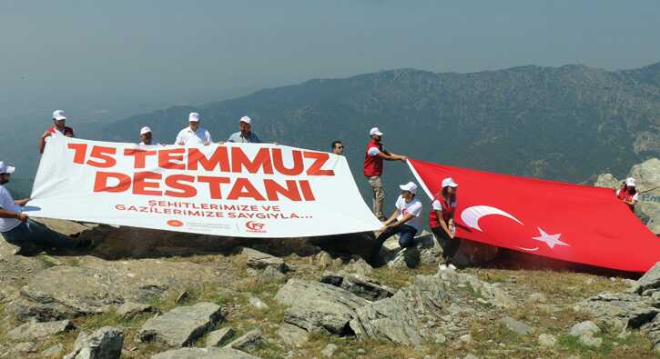 15+Temmuz+%C5%9Fehitlerini+zirvede+and%C4%B1lar