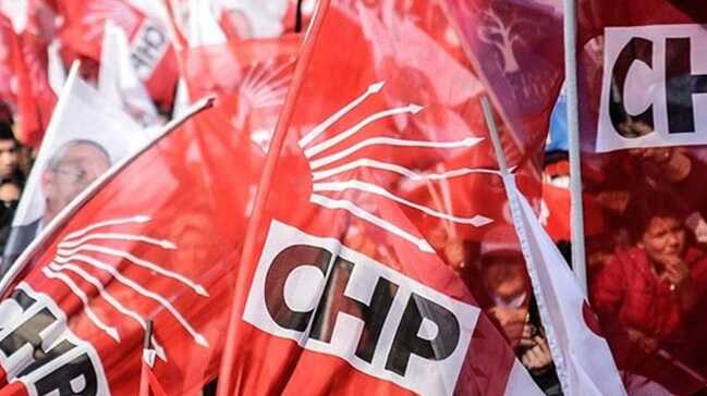 CHP+Kand%C4%B1ra+il%C3%A7e+%C3%B6rg%C3%BCt%C3%BC+istifa+etti%21;