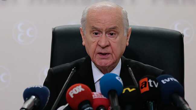 MHP+Genel+Ba%C5%9Fkan%C4%B1+Bah%C3%A7eli,+genel+merkeze+d%C3%B6viz+bozdurun+talimat%C4%B1+verdi