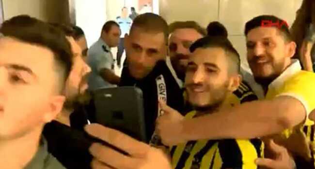 Fenerbah%C3%A7e%E2%80%99nin+yeni+transferi+Slimani,+%C4%B0stanbul%E2%80%99a+geldi