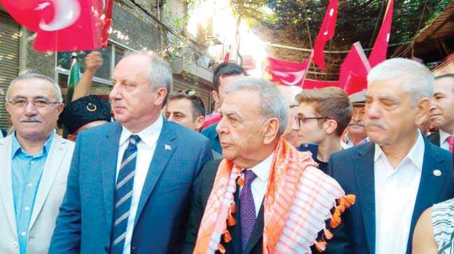 CHP%E2%80%99nin+kaleleri tek+tek+d%C3%BC%C5%9Febilir