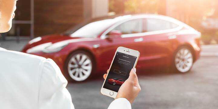 Tesla,+mobil+uygulamas%C4%B1na+birbirinden+kullan%C4%B1%C5%9Fl%C4%B1+3+yeni+%C3%B6zellik+ekledi