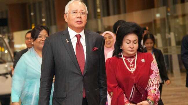 Malezya%E2%80%99da+eski+Ba%C5%9Fbakan+Necip+Rezak%E2%80%99%C4%B1n+e%C5%9Fi+Rosmah+Mansor+tutukland%C4%B1