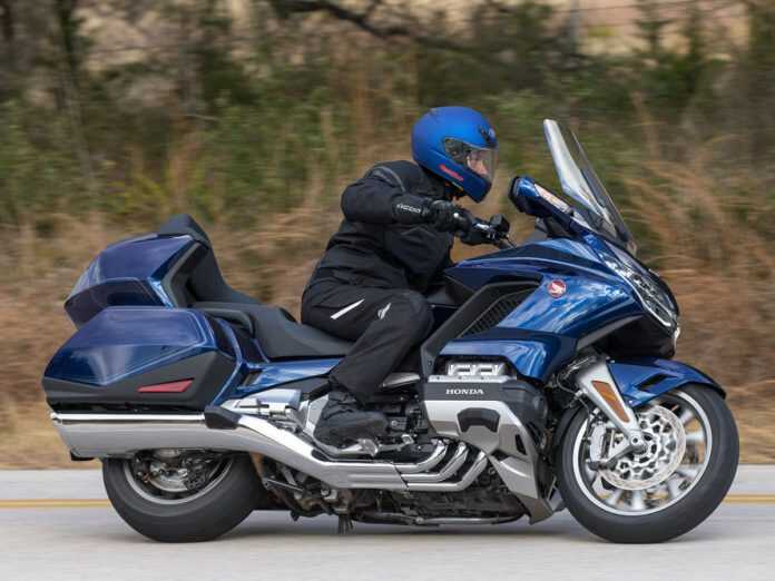 Uzun+yol+motosikleti+Honda+GL+1800+Goldwing+yenilendi%21;