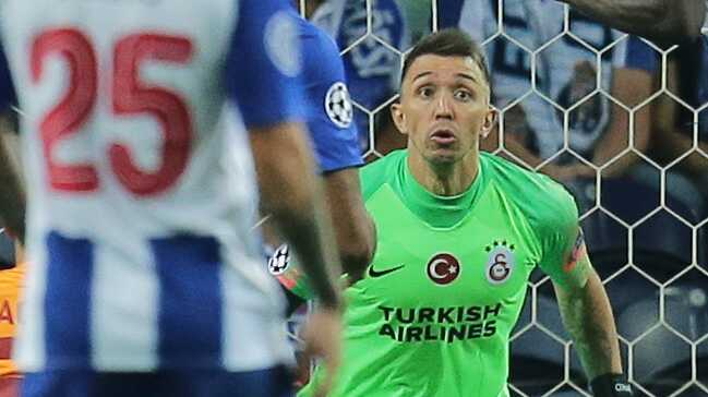 Muslera:+%C4%B0yi+bir+futbol+sergiledik.+Tak%C4%B1m%C4%B1mla+gurur+duyuyorum