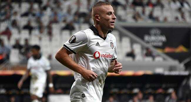 Bilic,+Be%C5%9Fikta%C5%9F%E2%80%99tan+eski+%C3%B6%C4%9Frencisi+G%C3%B6khan+T%C3%B6re%E2%80%99ye+kancay%C4%B1+takt%C4%B1