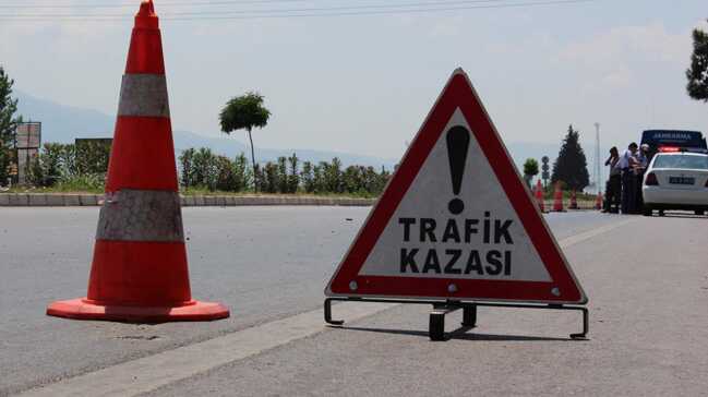 Antalya%E2%80%99da+trafik+kazas%C4%B1:+4+%C3%B6l%C3%BC