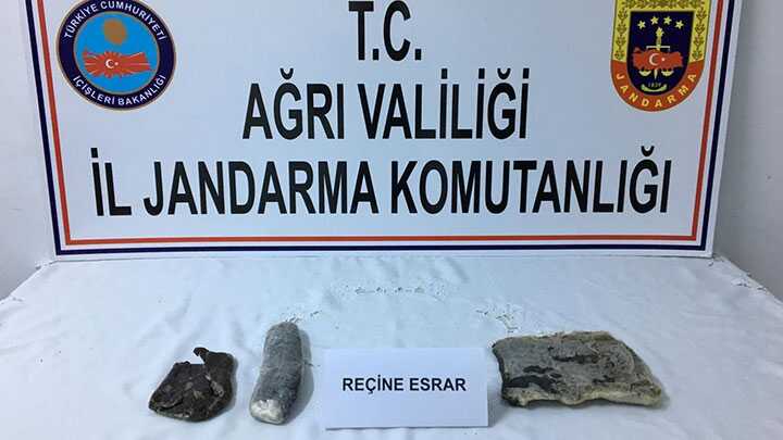 A%C4%9Fr%C4%B1%E2%80%99da+1+kilo+105+gram+esrar+ele+ge%C3%A7irildi+
