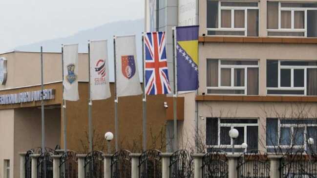 Bosna+Hersek%E2%80%99teki+FET%C3%96+okullar%C4%B1+bor%C3%A7lar%C4%B1+nedeniyle+sat%C4%B1%C5%9Fa+%C3%A7%C4%B1kar%C4%B1ld%C4%B1