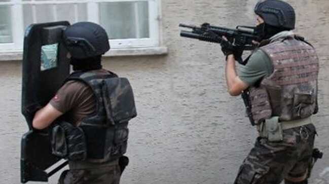 PKK%E2%80%99n%C4%B1n+Bel%C3%A7ika%E2%80%99daki+g%C3%B6sterilerini+d%C3%BCzenleyen+zanl%C4%B1+Mersin%E2%80%99de+tutukland%C4%B1