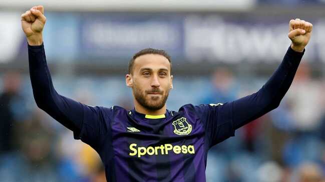 Cenk+Tosun%E2%80%99dan+Be%C5%9Fikta%C5%9F%E2%80%99a+ye%C5%9Fil+%C4%B1%C5%9F%C4%B1k:+Kul%C3%BCb%C3%BCmle+anla%C5%9Fs%C4%B1nlar+yeter.+Ben+haz%C4%B1r%C4%B1m