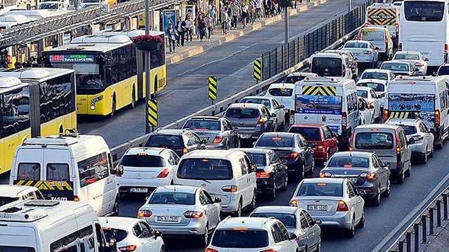 Trafik+sorununa+%E2%80%99alternatif%E2%80%99+%C3%A7%C3%B6z%C3%BCmler+yolda