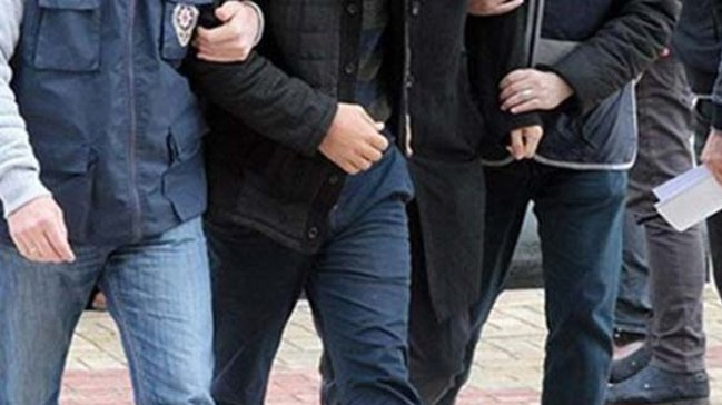 Adana'da düzenlenen tefecilik operasyonunda 20 kişi gözaltına alındı