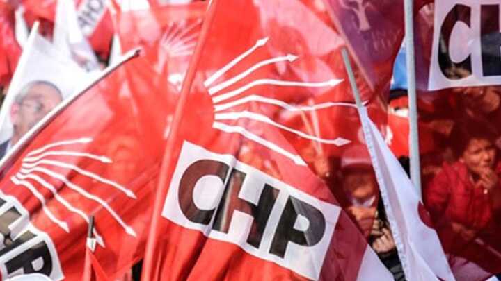 Denizli%E2%80%99de,+CHP+Buldan+%C4%B0l%C3%A7e+Y%C3%B6netim+Kurulu+ile+Kad%C4%B1n+ve+Gen%C3%A7lik+Kollar%C4%B1+ba%C5%9Fkanlar%C4%B1+istifa+etti