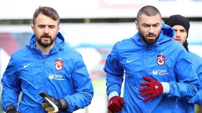 Burak Yılmaz ve Onur Kıvrak'tan Trabzonspor'a kötü haber