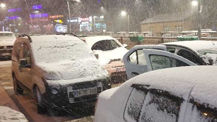 Erzurum%E2%80%99da+kar+ya%C4%9F%C4%B1%C5%9F%C4%B1+etkili+oluyor