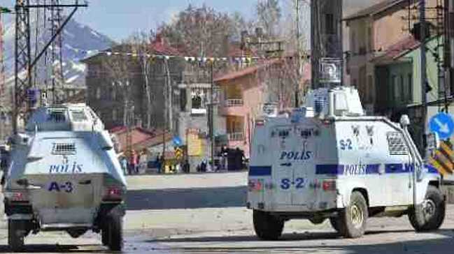 Y%C3%BCksekova%E2%80%99da+polis+ile+esnaf+aras%C4%B1nda+%C3%A7%C4%B1kan+gerginlikte+6+ki%C5%9Fi+g%C3%B6zalt%C4%B1na+al%C4%B1nd%C4%B1