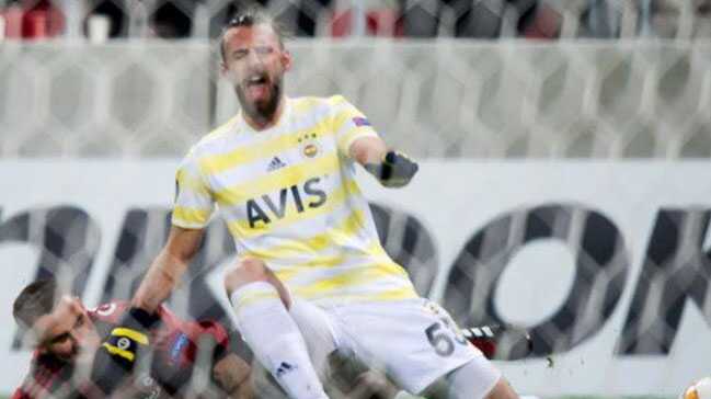 Fenerbah%C3%A7e%E2%80%99ye+Yi%C4%9Fithan+G%C3%BCveli%E2%80%99den+k%C3%B6t%C3%BC+haber%21;+2+ay+sahalardan+uzak+kalacak