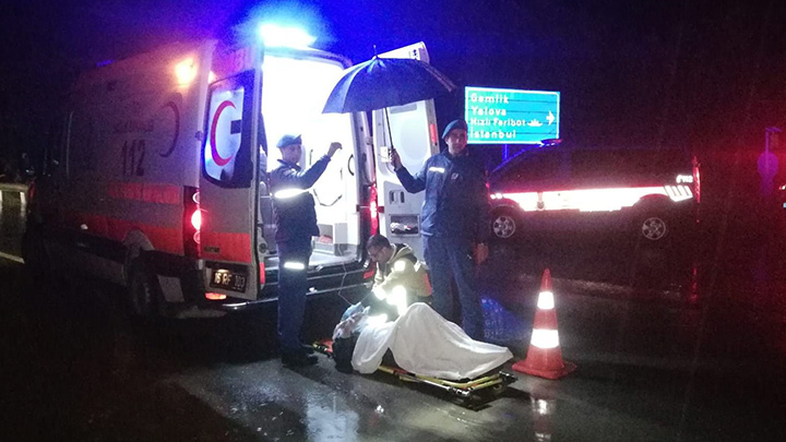 Bursa da 2 aracın çarpıştığı kazada 4 kişi yaralandı