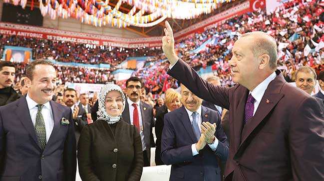 %E2%80%99Korku+siyasetiyle+%C4%B0zmir%E2%80%99i+esir+ald%C4%B1lar%E2%80%99