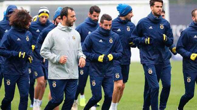 Fenerbah%C3%A7e%E2%80%99nin+devre+aras%C4%B1+kamp%C4%B1+AZ+Alkmaar+ma%C3%A7%C4%B1yla+tamamlan%C4%B1yor