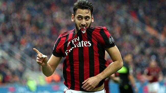 Hakan+%C3%87alhano%C4%9Flu%E2%80%99nun+Bundesliga%E2%80%99ya+d%C3%B6nmesi+an+meselesi