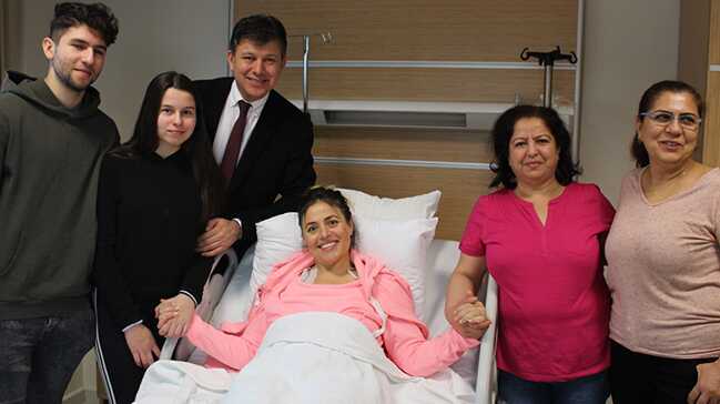 Almanya%E2%80%99da+gezmedi%C4%9Fi+hastane+kalmad%C4%B1,+%C5%9Fifay%C4%B1+kendi+%C3%BClkesinde+buldu++