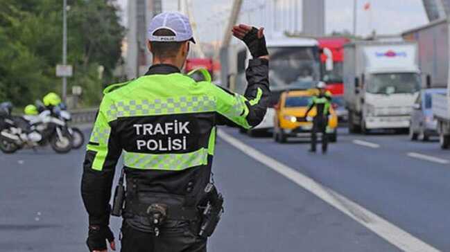 Sahte+plakal%C4%B1+midib%C3%BCsle+i%C5%9F%C3%A7i+ta%C5%9F%C4%B1yan+s%C3%BCr%C3%BCc%C3%BCye+5+bin+lira+ceza+kesildi