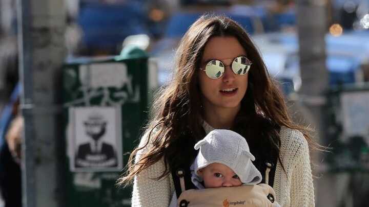 Keira+Knightley:+Annelikte+ben+bile+zorlanabiliyorum