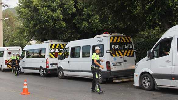 81+ilde+e%C5%9F+zamanl%C4%B1+operasyon:+243+ara%C3%A7+trafikten+men+edildi