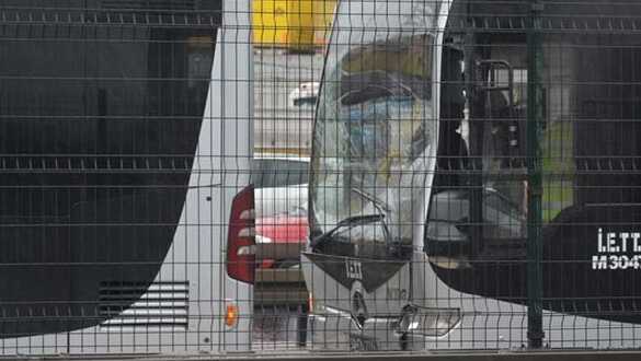 %C4%B0stanbul%E2%80%99da+metrob%C3%BCsler+%C3%A7arp%C4%B1%C5%9Ft%C4%B1:+1+yaral%C4%B1