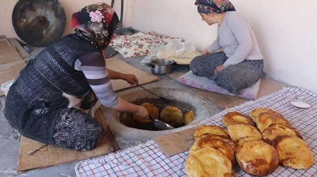 Doğu Anadolu'nun gizli lezzeti 'Tandır ketesi' tok tutma özelliği ile tercih ediliyor